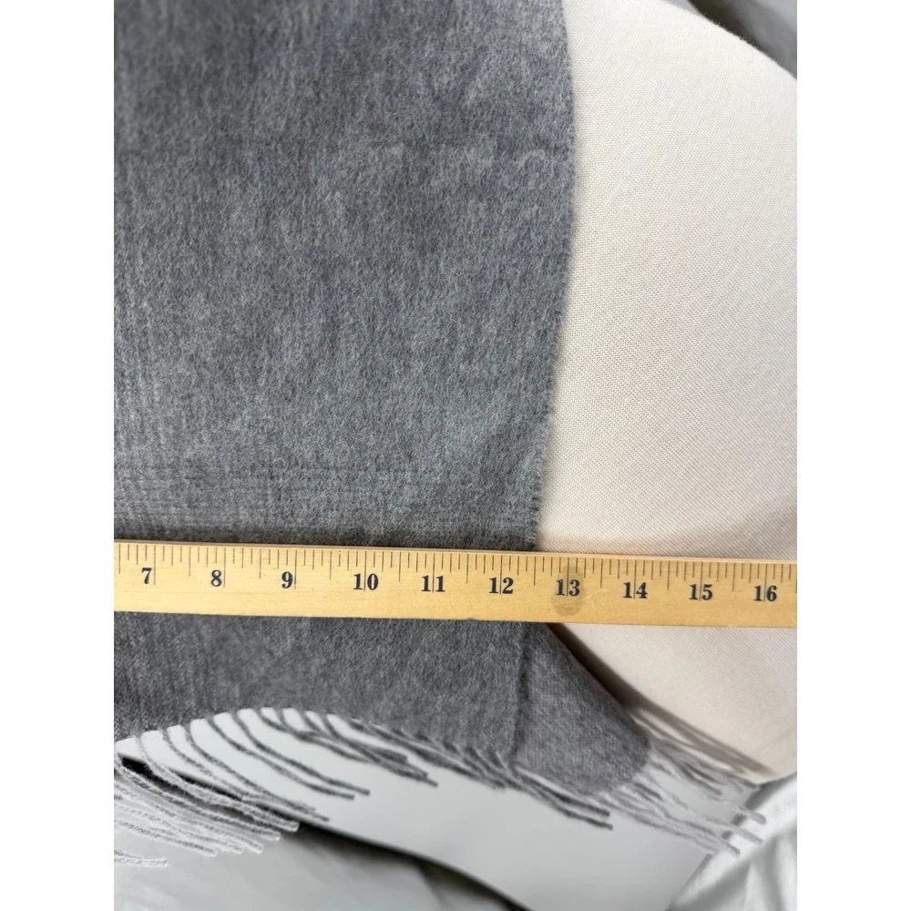 Saks Fifth Avenue Plaid Scarf Mens OS Grey 100% Cashmere Fringe Luxury